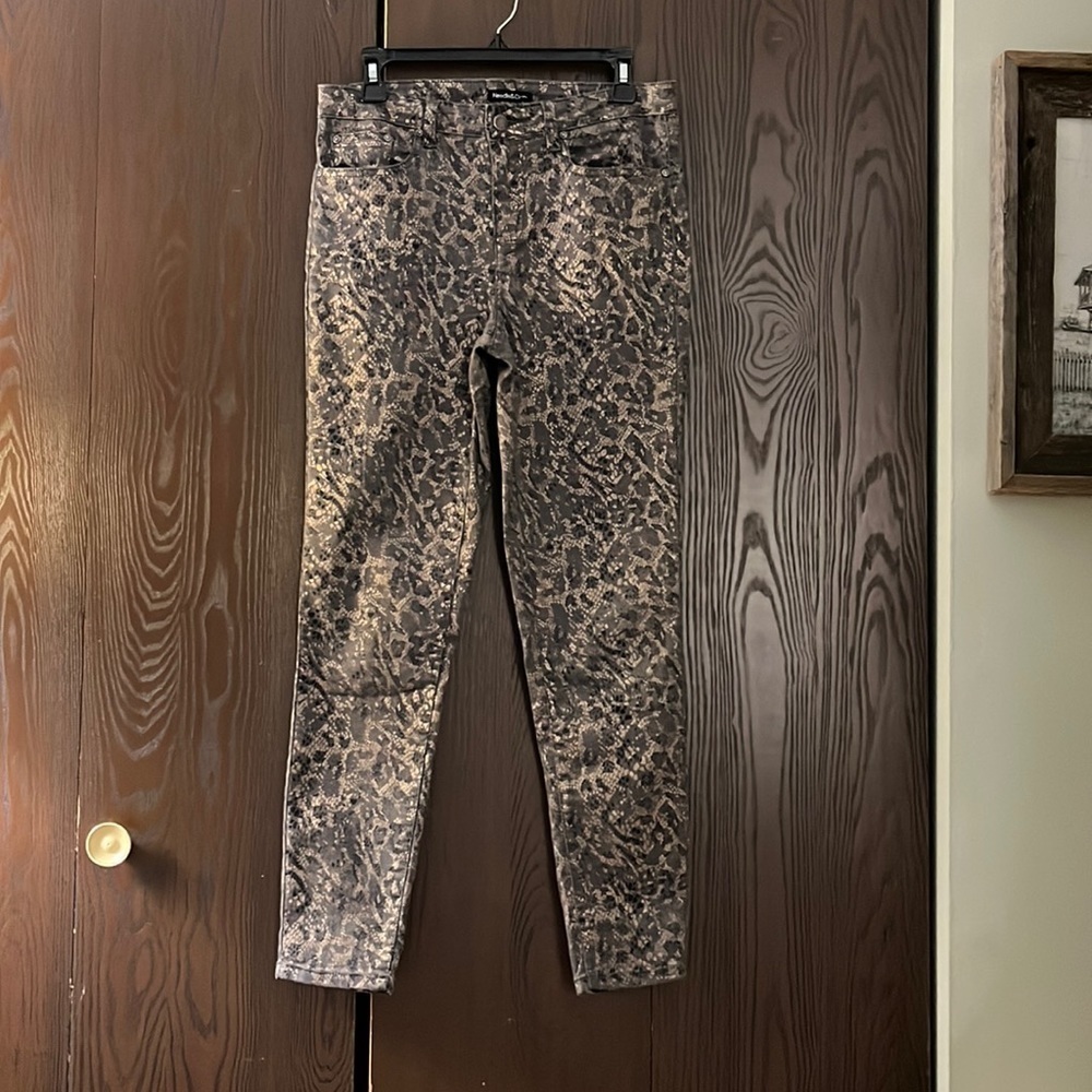 Needle & Cloth Skinny Ankle Gray With Black/ Gold Pattern Jeans. Size 8.